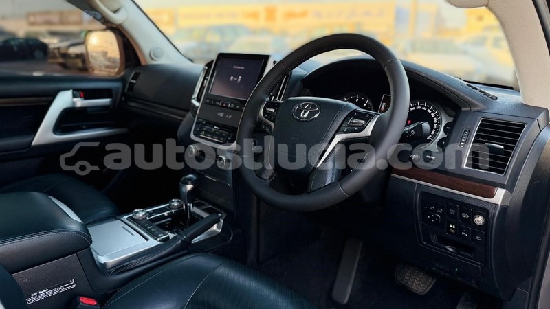 Big with watermark toyota land cruiser anse la raye import dubai 4318