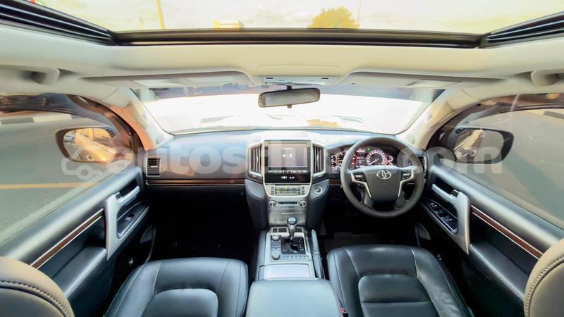 Big with watermark toyota land cruiser anse la raye import dubai 4318