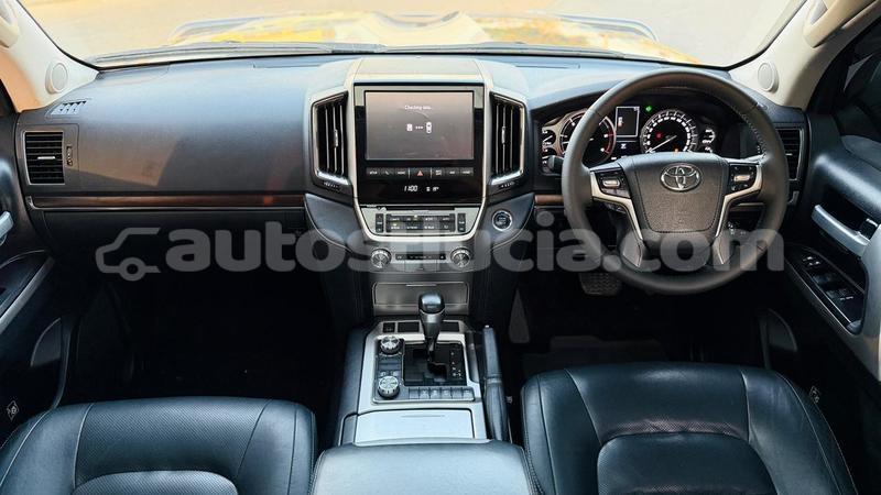 Big with watermark toyota land cruiser anse la raye import dubai 4318