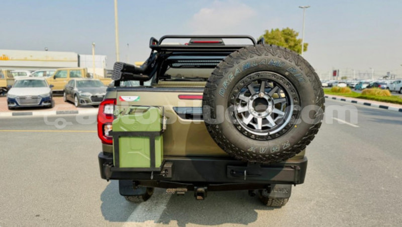 Big with watermark toyota hiluxe revo anse la raye import dubai 4323