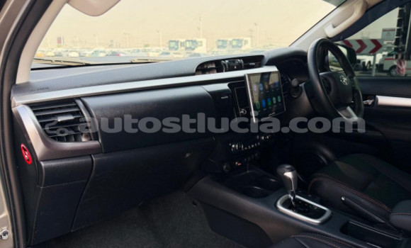 Buy Import Toyota Hiluxe Revo Green Car in Import - Dubai in Anse-la-Raye Buy Import Toyota Hiluxe Revo Green Car in Import - Dubai in Anse-la-Raye