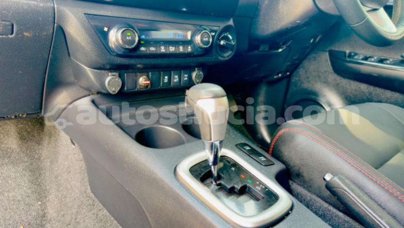 Big with watermark toyota hiluxe revo anse la raye import dubai 4323