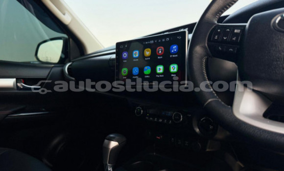 Buy Import Toyota Hiluxe Revo Green Car in Import - Dubai in Anse-la-Raye Buy Import Toyota Hiluxe Revo Green Car in Import - Dubai in Anse-la-Raye