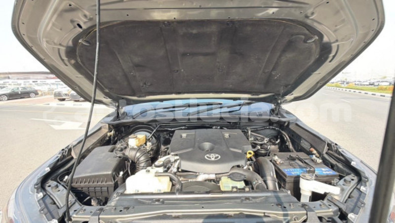 Big with watermark toyota hiluxe revo anse la raye import dubai 4323