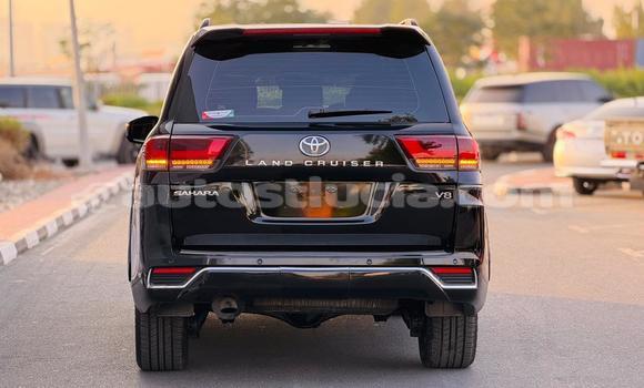 Acheter Import Voiture Toyota Land Cruiser Noir à Import - Dubai, Anse-la-Raye Acheter Import Voiture Toyota Land Cruiser Noir à Import - Dubai, Anse-la-Raye