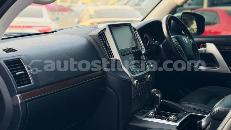 Big with watermark toyota land cruiser anse la raye import dubai 4328