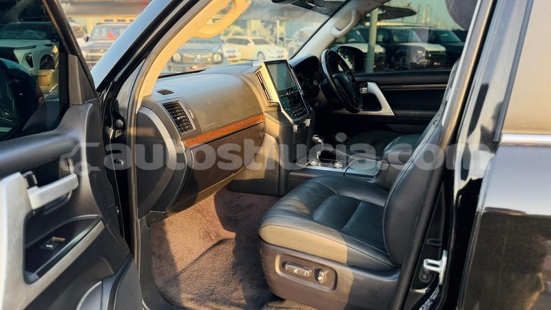 Big with watermark toyota land cruiser anse la raye import dubai 4328