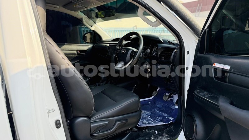 Big with watermark toyota hilux anse la raye import dubai 4330