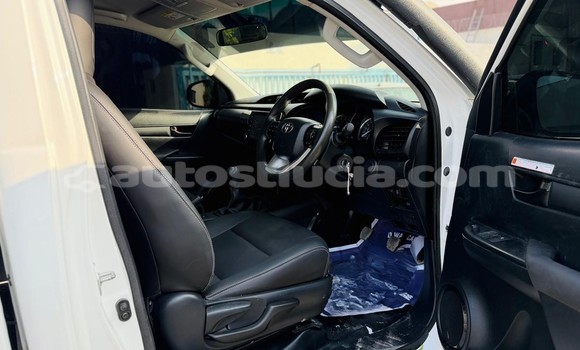 Buy Import Toyota Hilux White Car in Import - Dubai in Anse-la-Raye Buy Import Toyota Hilux White Car in Import - Dubai in Anse-la-Raye
