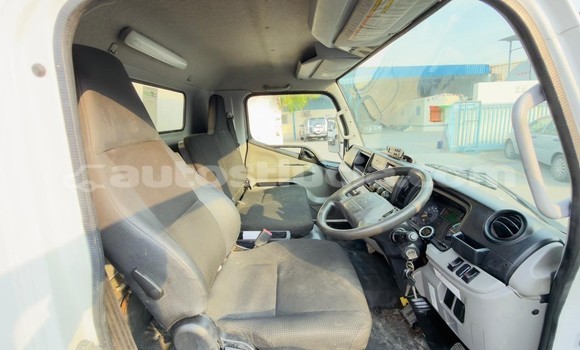 Acheter Import Utilitaire Mitsubishi Van Blanc à Castries, Castries Acheter Import Utilitaire Mitsubishi Van Blanc à Castries, Castries