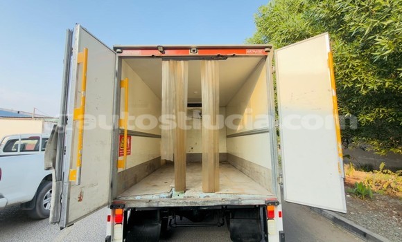 Acheter Import Utilitaire Mitsubishi Van Blanc à Castries, Castries Acheter Import Utilitaire Mitsubishi Van Blanc à Castries, Castries