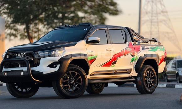 Buy Import Toyota Hilux White Car in Import - Dubai in Anse-la-Raye