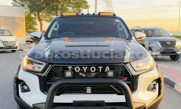 Acheter Import Voiture Toyota Hilux Blanc à Import - Dubai, Anse-la-Raye Acheter Import Voiture Toyota Hilux Blanc à Import - Dubai, Anse-la-Raye