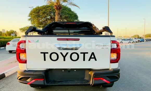 Acheter Import Voiture Toyota Hilux Blanc à Import - Dubai, Anse-la-Raye Acheter Import Voiture Toyota Hilux Blanc à Import - Dubai, Anse-la-Raye