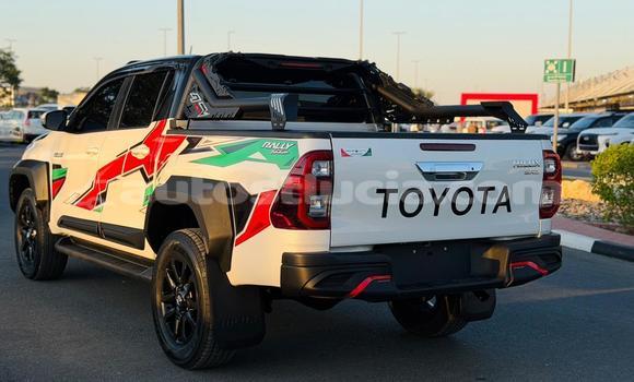 Acheter Import Voiture Toyota Hilux Blanc à Import - Dubai, Anse-la-Raye Acheter Import Voiture Toyota Hilux Blanc à Import - Dubai, Anse-la-Raye