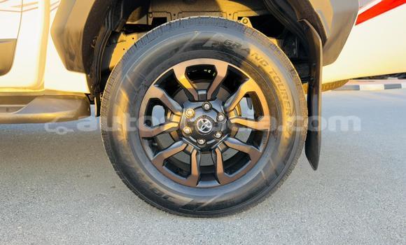 Acheter Import Voiture Toyota Hilux Blanc à Import - Dubai, Anse-la-Raye Acheter Import Voiture Toyota Hilux Blanc à Import - Dubai, Anse-la-Raye