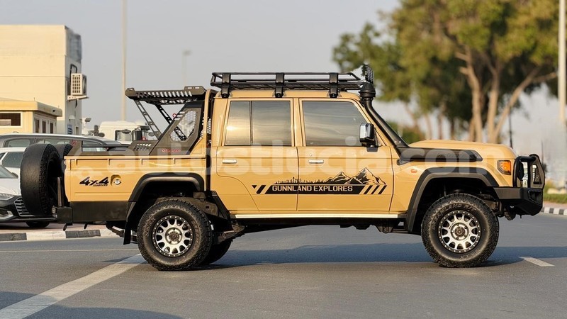 Big with watermark toyota land cruiser anse la raye import dubai 4342