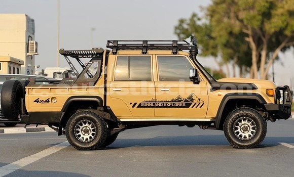 Acheter Occasion Voiture Toyota Land Cruiser Beige à Import - Dubai, Anse-la-Raye Acheter Occasion Voiture Toyota Land Cruiser Beige à Import - Dubai, Anse-la-Raye