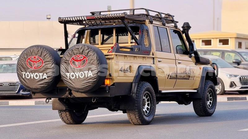 Big with watermark toyota land cruiser anse la raye import dubai 4342
