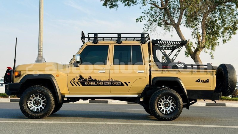 Big with watermark toyota land cruiser anse la raye import dubai 4342