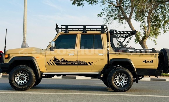 Acheter Occasion Voiture Toyota Land Cruiser Beige à Import - Dubai, Anse-la-Raye Acheter Occasion Voiture Toyota Land Cruiser Beige à Import - Dubai, Anse-la-Raye