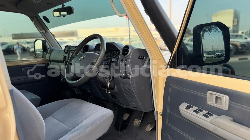 Big with watermark toyota land cruiser anse la raye import dubai 4342