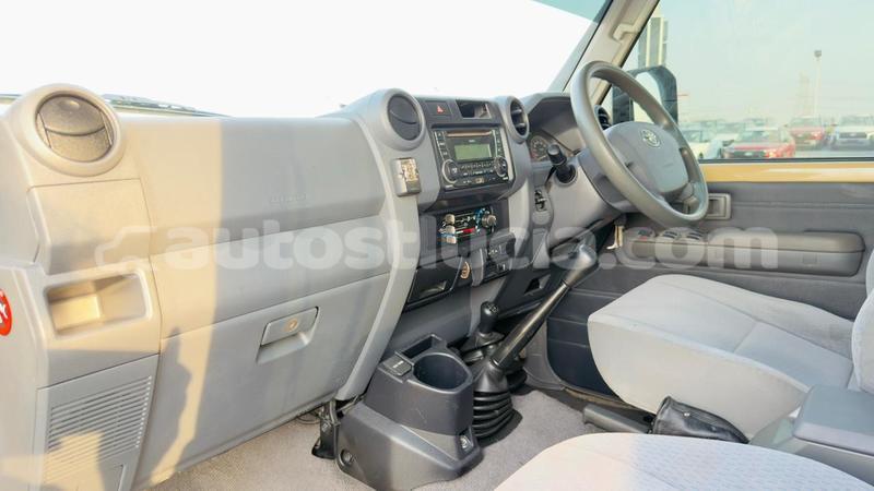 Big with watermark toyota land cruiser anse la raye import dubai 4342