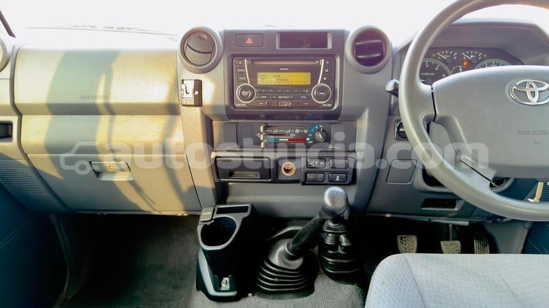 Big with watermark toyota land cruiser anse la raye import dubai 4342