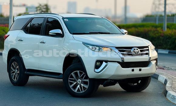 Buy Used Toyota Fortuner White Car in Import - Dubai in Anse-la-Raye