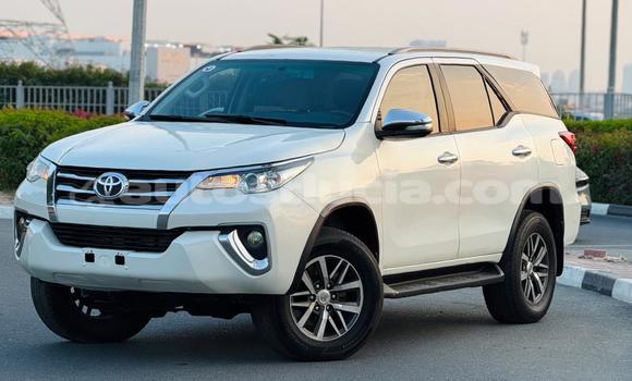 Acheter Occasion Voiture Toyota Fortuner Blanc à Import - Dubai, Anse-la-Raye Acheter Occasion Voiture Toyota Fortuner Blanc à Import - Dubai, Anse-la-Raye