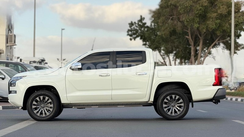 Big with watermark mitsubishi triton anse la raye import dubai 4346