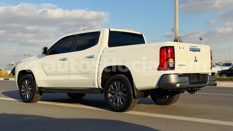 Big with watermark mitsubishi triton anse la raye import dubai 4346