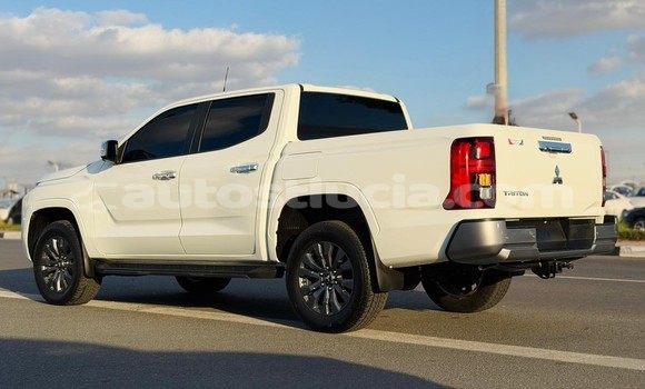 Acheter Occasion Voiture Mitsubishi Triton Blanc à Import - Dubai, Anse-la-Raye Acheter Occasion Voiture Mitsubishi Triton Blanc à Import - Dubai, Anse-la-Raye