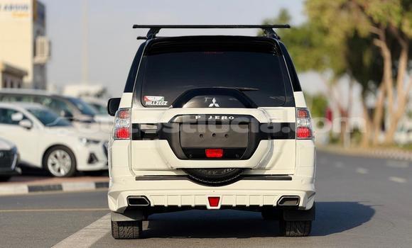 Acheter Occasion Voiture Mitsubishi Pajero Blanc à Import - Dubai, Anse-la-Raye Acheter Occasion Voiture Mitsubishi Pajero Blanc à Import - Dubai, Anse-la-Raye