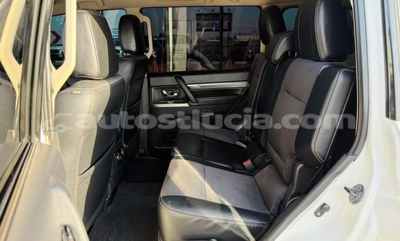 Acheter Occasion Voiture Mitsubishi Pajero Blanc à Import - Dubai, Anse-la-Raye Acheter Occasion Voiture Mitsubishi Pajero Blanc à Import - Dubai, Anse-la-Raye