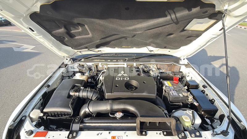 Big with watermark mitsubishi pajero anse la raye import dubai 4354