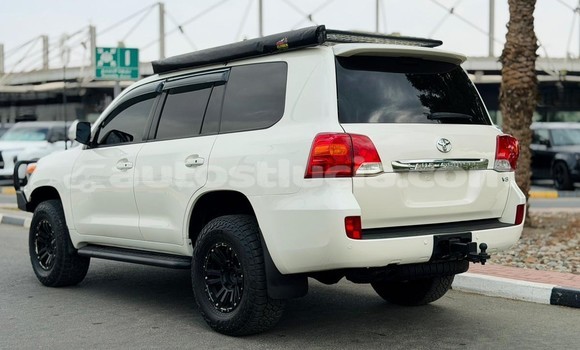 Acheter Occasion Voiture Toyota Land Cruiser Blanc à Import - Dubai, Anse-la-Raye Acheter Occasion Voiture Toyota Land Cruiser Blanc à Import - Dubai, Anse-la-Raye
