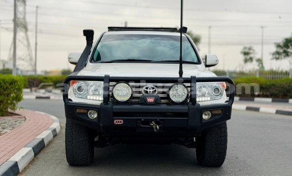 Acheter Occasion Voiture Toyota Land Cruiser Blanc à Import - Dubai, Anse-la-Raye Acheter Occasion Voiture Toyota Land Cruiser Blanc à Import - Dubai, Anse-la-Raye
