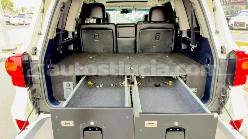 Big with watermark toyota land cruiser anse la raye import dubai 4355