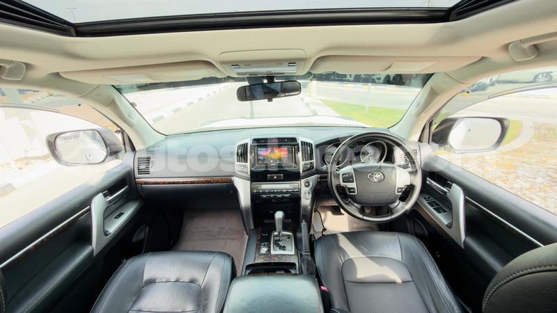 Big with watermark toyota land cruiser anse la raye import dubai 4355