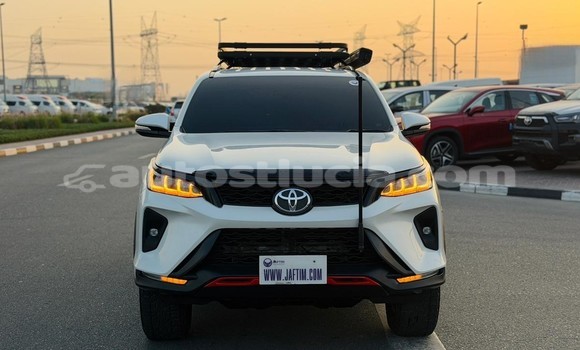 Acheter Import Voiture Toyota Fortuner Blanc à Import - Dubai, Anse-la-Raye Acheter Import Voiture Toyota Fortuner Blanc à Import - Dubai, Anse-la-Raye