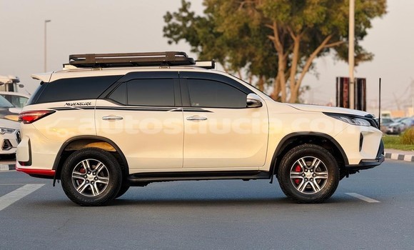 Acheter Import Voiture Toyota Fortuner Blanc à Import - Dubai, Anse-la-Raye Acheter Import Voiture Toyota Fortuner Blanc à Import - Dubai, Anse-la-Raye