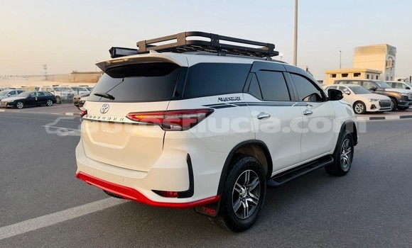 Acheter Import Voiture Toyota Fortuner Blanc à Import - Dubai, Anse-la-Raye Acheter Import Voiture Toyota Fortuner Blanc à Import - Dubai, Anse-la-Raye