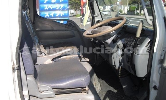 Buy Import Mitsubishi Van White Truck in Castries in Castries Buy Import Mitsubishi Van White Truck in Castries in Castries