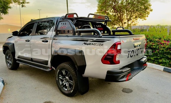 Buy Used Toyota Hilux Silver Car in Import - Dubai in Anse-la-Raye Buy Used Toyota Hilux Silver Car in Import - Dubai in Anse-la-Raye