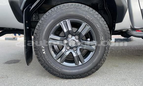 Buy Used Toyota Hilux Silver Car in Import - Dubai in Anse-la-Raye Buy Used Toyota Hilux Silver Car in Import - Dubai in Anse-la-Raye