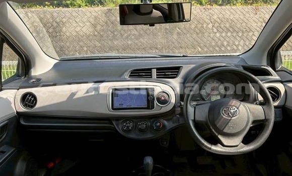 Buy Used Toyota Vitz Silver Car in Castries in Castries Buy Used Toyota Vitz Silver Car in Castries in Castries