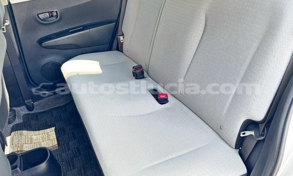 Buy Used Toyota Vitz Silver Car in Castries in Castries Buy Used Toyota Vitz Silver Car in Castries in Castries