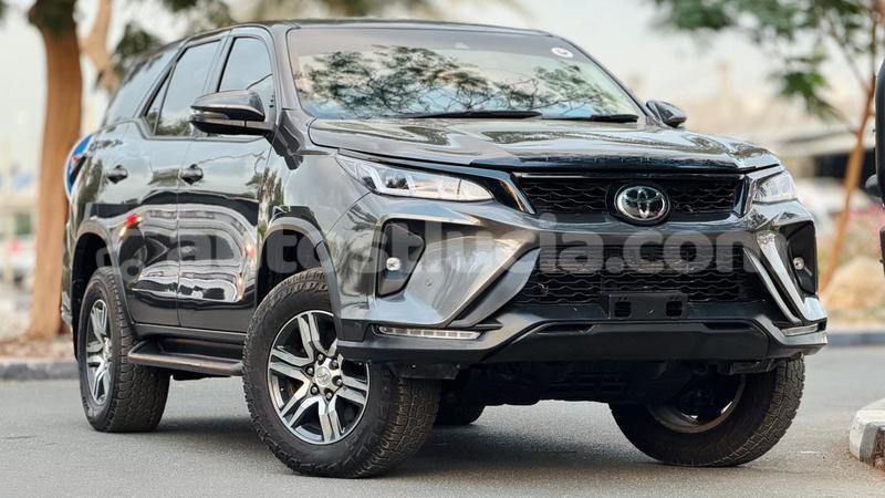 Big with watermark toyota fortuner anse la raye import dubai 4362