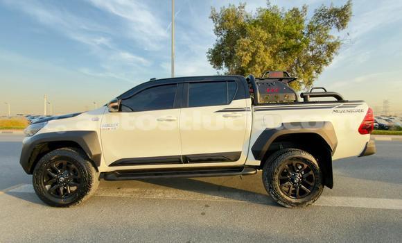 Acheter Occasion Voiture Toyota Hilux Blanc à Import - Dubai, Anse-la-Raye Acheter Occasion Voiture Toyota Hilux Blanc à Import - Dubai, Anse-la-Raye